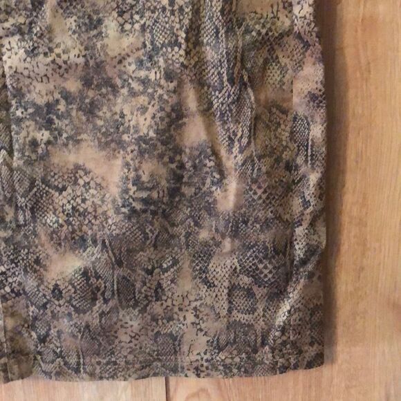 Chico's Brown Snakeskin Print Pencil Skirt 1.5 Medium - Picture 3 of 13
